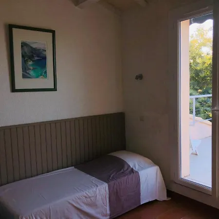 Avec Piscine Au Lavandou Dans Jardin Méditerranéen Villa *