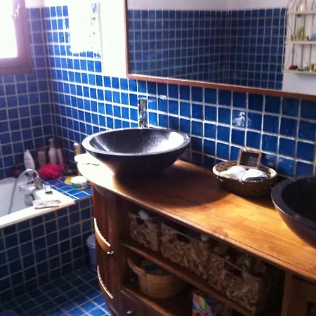 Avec Piscine Au Lavandou Dans Jardin Mediterraneen لو لا فاندو