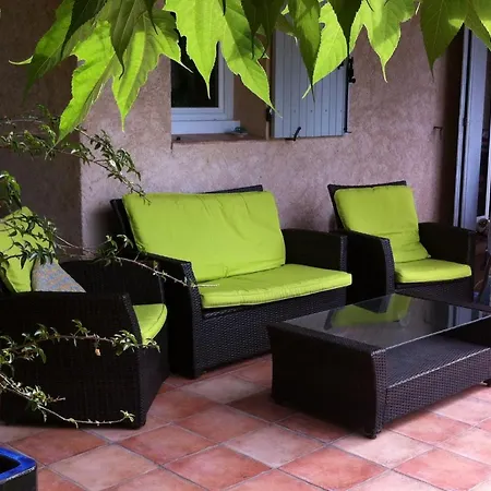 Avec Piscine Au Lavandou Dans Jardin Mediterraneen فيلة لو لا فاندو