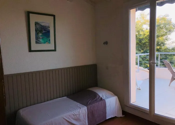 Avec Piscine Au Lavandou Dans Jardin Méditerranéen Villa *