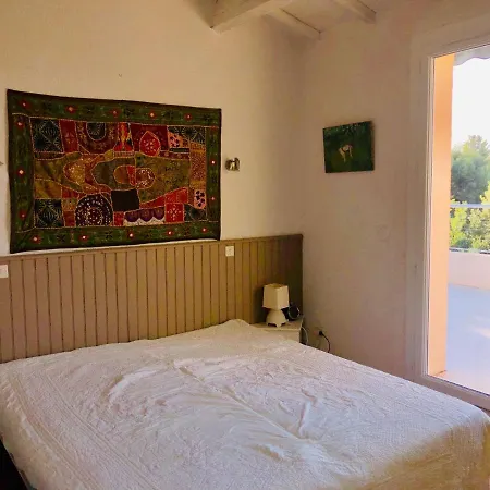 Avec Piscine Au Lavandou Dans Jardin Méditerranéen *