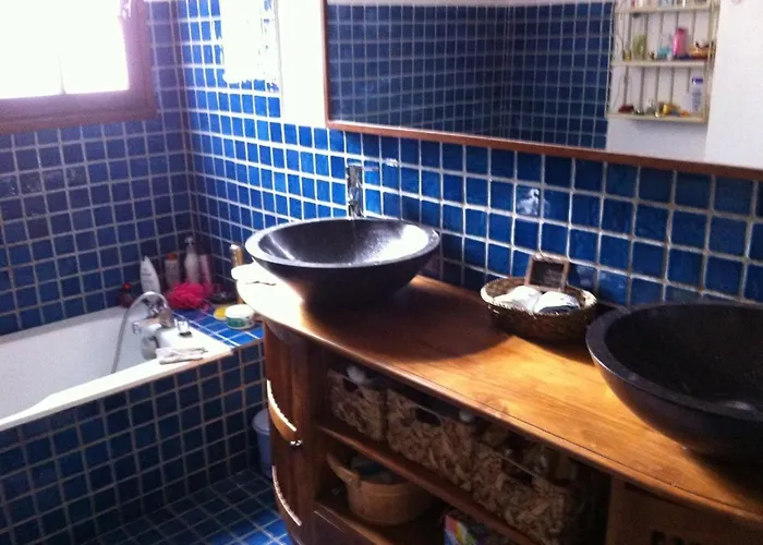 Avec Piscine Au Lavandou Dans Jardin Mediterraneen Le Lavandou