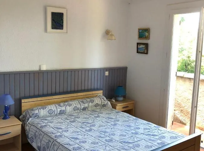 Avec Piscine Au Lavandou Dans Jardin Mediterraneen * Le Lavandou